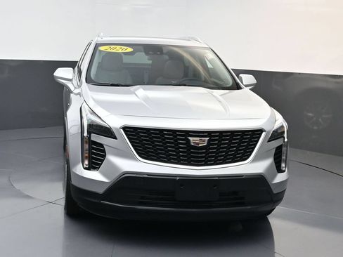 Used 2020 Cadillac XT4 Luxury w/ Cold Weather Package FWD image 8