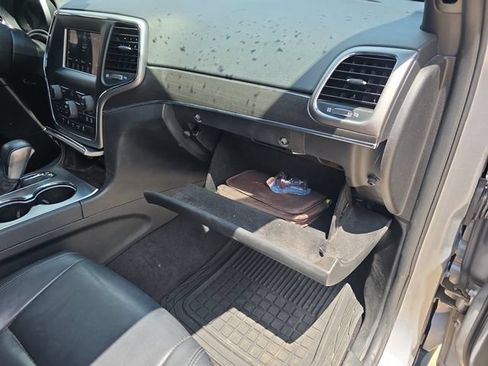 Used 2018 Jeep Grand Cherokee Limited AWD/4WD image 16
