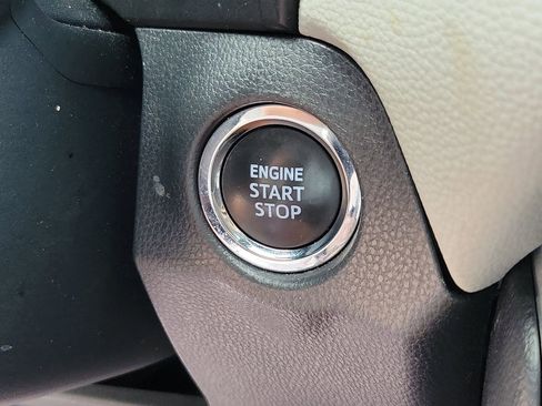 Used 2024 Toyota RAV4 XLE Premium FWD image 31