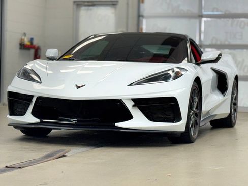 Used 2023 Chevrolet Corvette Stingray Premium Cpe w/ Z51 Performance Package RWD image 3