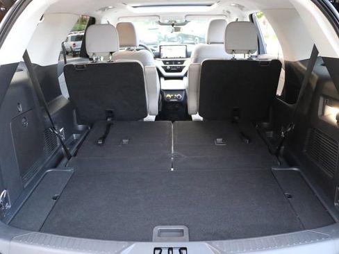 Used 2025 Ford Explorer Active w/ Active Comfort Package AWD/4WD image 14
