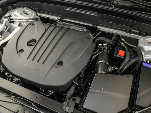 Certified 2023 Volvo XC60 B5 Ultimate w/ Climate Package FWD image 28