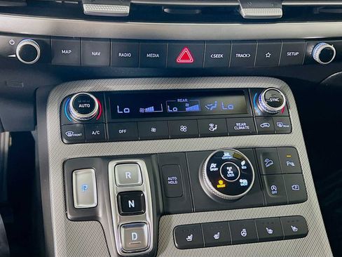 Used 2023 Hyundai Palisade SEL w/ Premium Package image 16