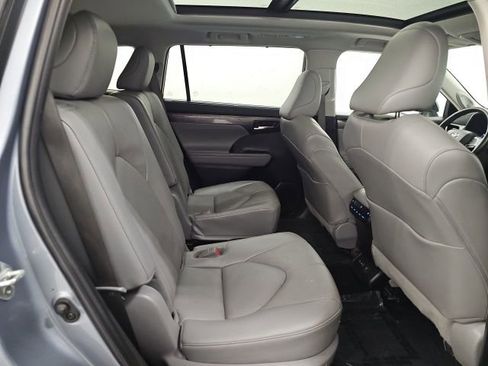 Used 2022 Toyota Highlander Platinum AWD/4WD image 38