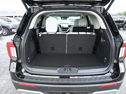 New 2026 Ford Explorer Platinum w/ LUX Leather Package AWD/4WD image 7