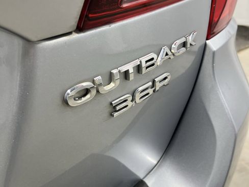 Used 2016 Subaru Outback 3.6R Limited image 10