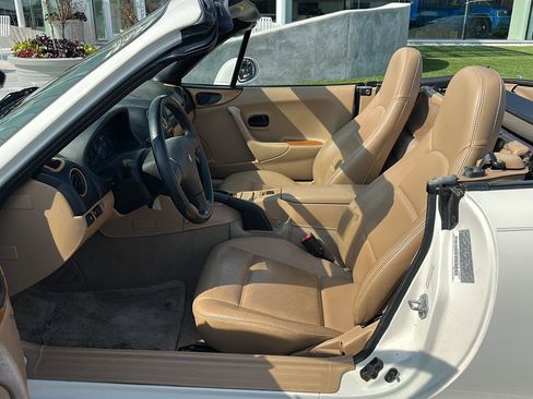 Used 1999 MAZDA MX-5 Miata RWD image 14