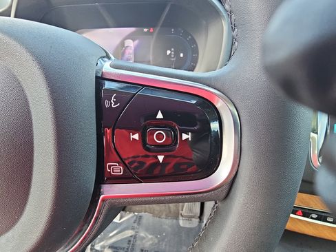 Used 2024 Volvo XC90 B6 Plus w/ Protection Package Premier image 19