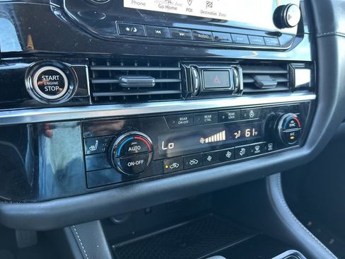 Used 2024 Nissan Pathfinder SL image 37