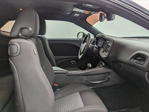 Used 2019 Dodge Challenger SXT image 19