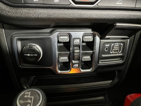 Used 2024 Jeep Wrangler Sport S image 23