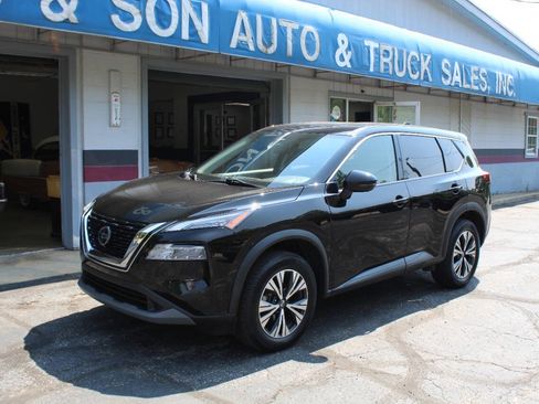 Used 2021 Nissan Rogue SV AWD/4WD image 2