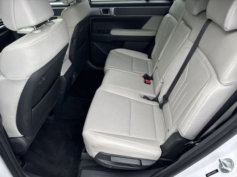 Certified 2025 Hyundai Santa Fe SEL image 21