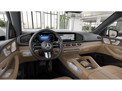New 2026 Mercedes-Benz GLS 580 4MATIC image 3