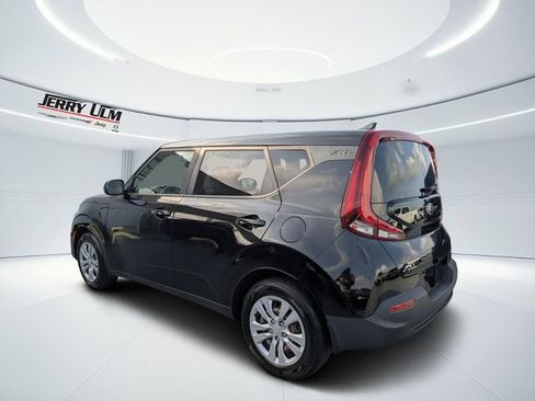 Used 2020 Kia Soul LX FWD image 5
