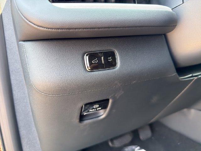 New 2027 Lincoln Navigator Reserve AWD/4WD image 21