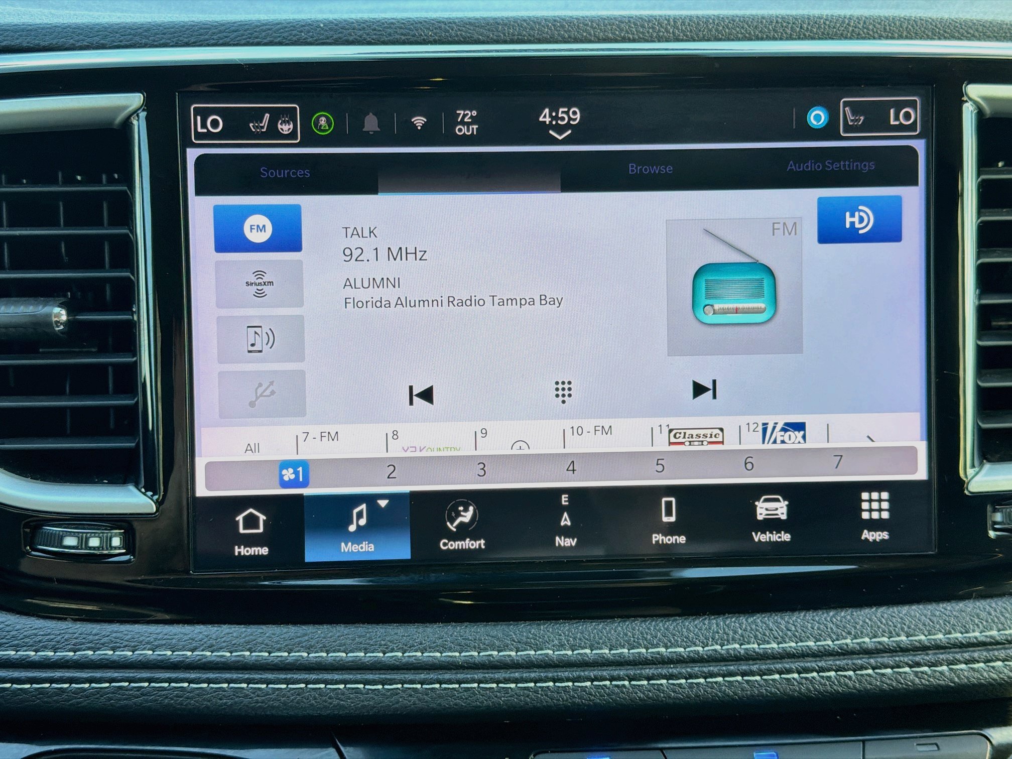 Used 2024 Chrysler Pacifica Limited FWD image 31