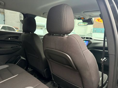 Used 2023 Chevrolet TrailBlazer LT w/ Convenience Package AWD/4WD image 24