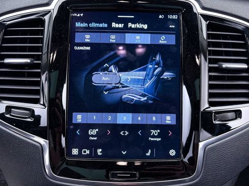 Used 2024 Volvo XC90 B6 Plus w/ Protection Package Premier image 24