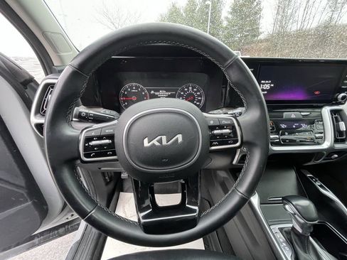 Used 2022 Kia Sorento S w/ Panoramic Sunroof Package image 34