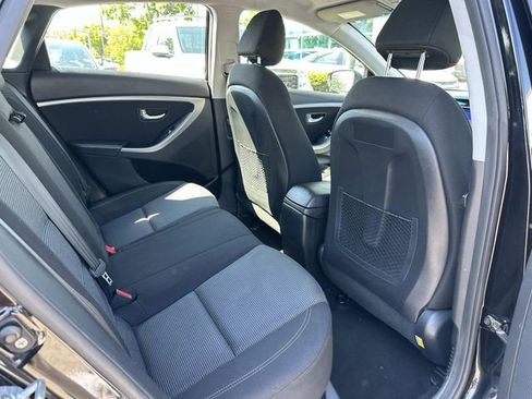 Used 2016 Hyundai Elantra GT FWD image 10