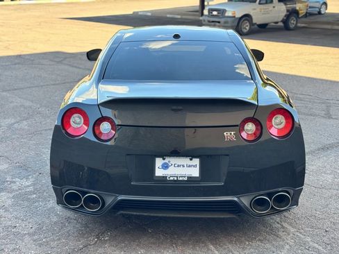 Used 2014 Nissan GT-R Black Edition image 3