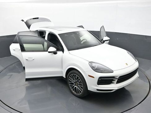 Certified 2020 Porsche Cayenne AWD/4WD image 31