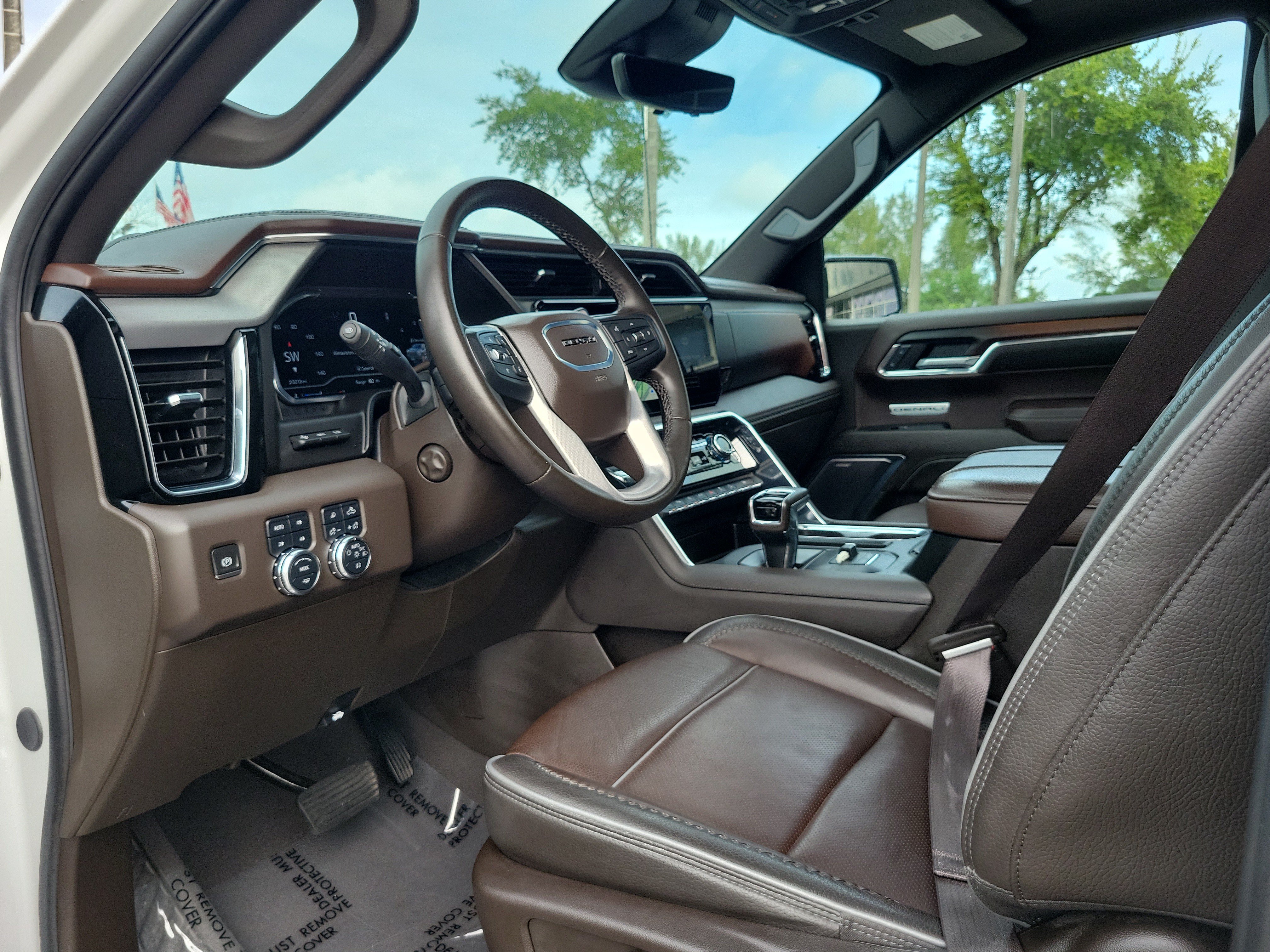 Used 2024 GMC Sierra 1500 Denali w/ Denali Reserve Package AWD/4WD image 9