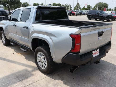 Used 2026 Toyota Tacoma SR RWD image 5