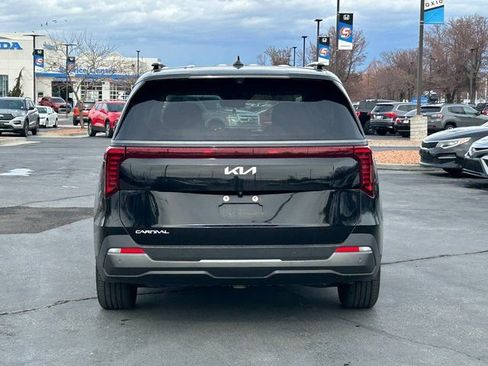 Used 2025 Kia Carnival SX Prestige image 4