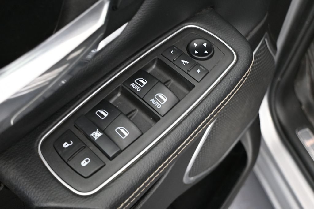 Used 2021 RAM 1500 Laramie w/ Sport Appearance Package AWD/4WD image 14