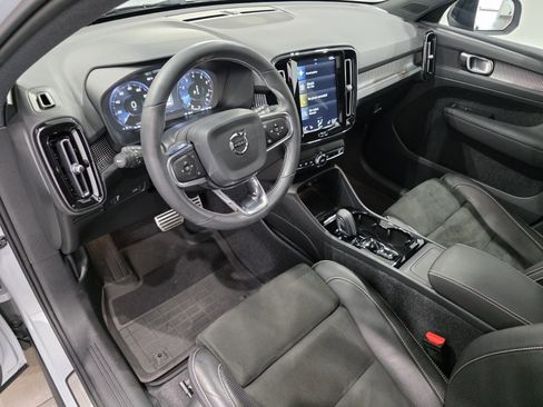 Used 2021 Volvo XC40 T5 R-Design w/ Protection Package Premier image 7