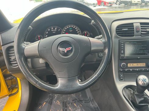Used 2006 Chevrolet Corvette Coupe w/ Preferred Equipment Group image 28