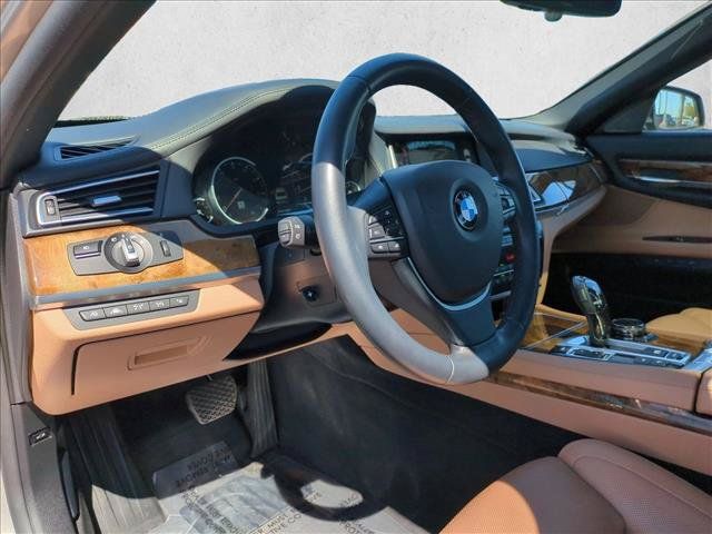 Used 2015 BMW 750Li RWD image 10