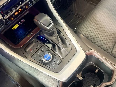 Used 2024 Toyota RAV4 Limited image 16