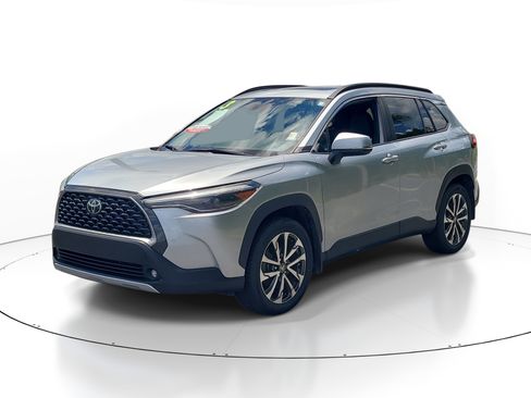 Certified 2023 Toyota Corolla Cross XLE w/ Convenience Package FWD image 3