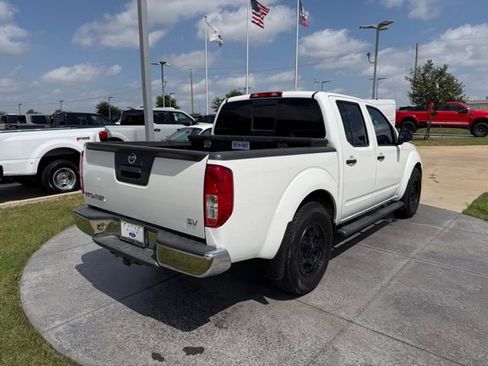 Used 2017 Nissan Frontier SV RWD image 6