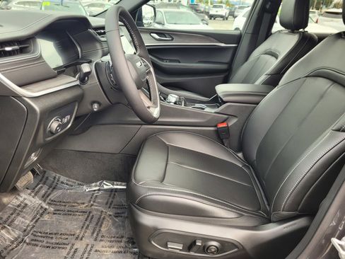 New 2025 Jeep Grand Cherokee L Limited w/ Luxury Tech Group II image 12