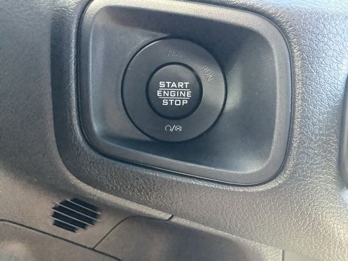New 2026 Jeep Gladiator Sport AWD/4WD image 15