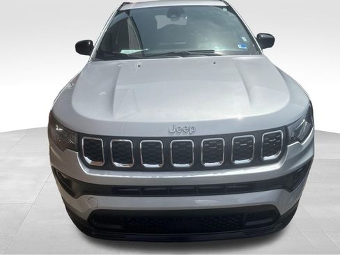 Used 2024 Jeep Compass Latitude AWD/4WD image 25