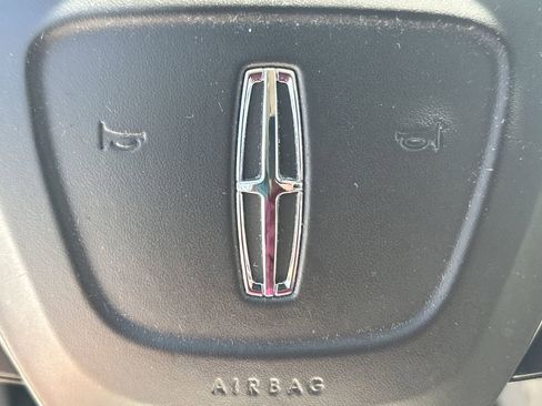 Used 2019 Lincoln Nautilus Standard image 22