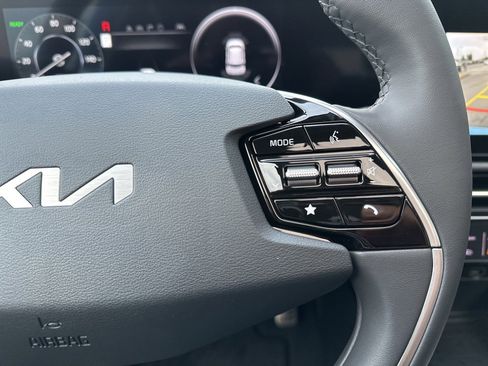 New 2025 Kia Niro Wave w/ Wave Preserve Package image 36