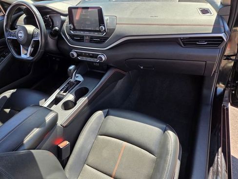 Used 2022 Nissan Altima 2.5 SR FWD image 16