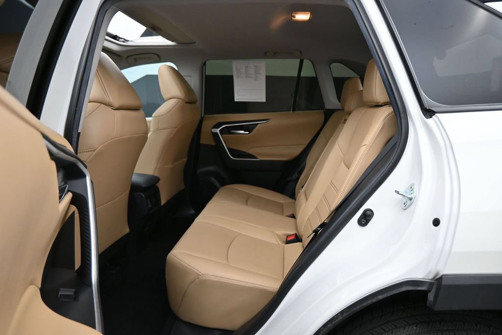 Used 2021 Toyota RAV4 XLE Premium FWD image 16