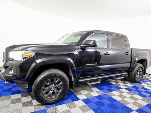 Used 2020 Toyota Tacoma SR5 image 1