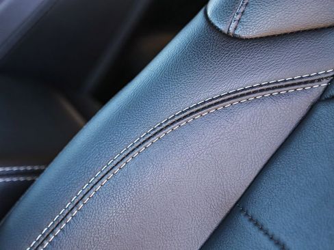 Used 2023 Jeep Wrangler Unlimited Sahara image 25