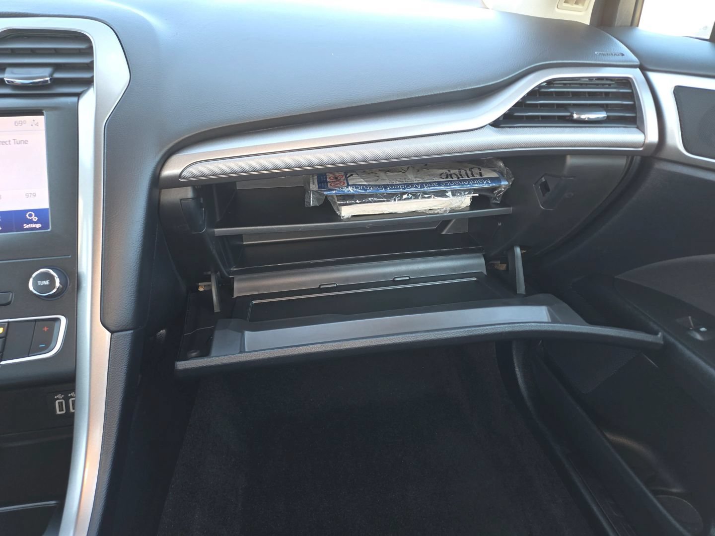Used 2020 Ford Fusion SE FWD image 19