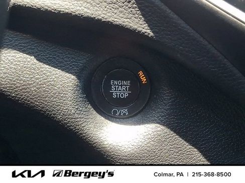 Used 2019 Jeep Cherokee High Altitude AWD/4WD image 25