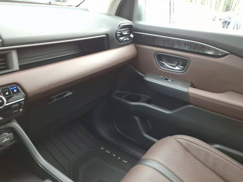 Certified 2025 Honda Pilot Elite image 25