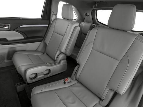 Used 2016 Toyota Highlander XLE AWD/4WD image 14